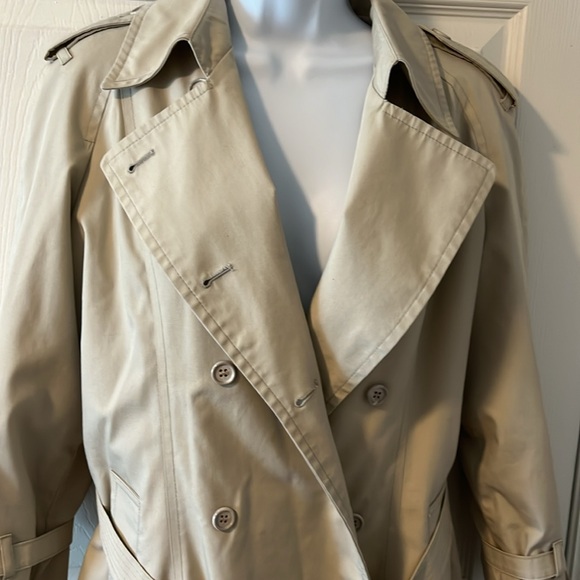 Vintage* pristine condition London fog Trench Coat  small size 6 petite - Picture 2 of 6